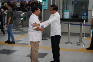 Prabowo Ucapkan Selamat Kepada Jokowi